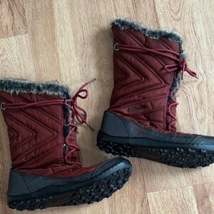 Columbia Women's Burgundy Winter Boots